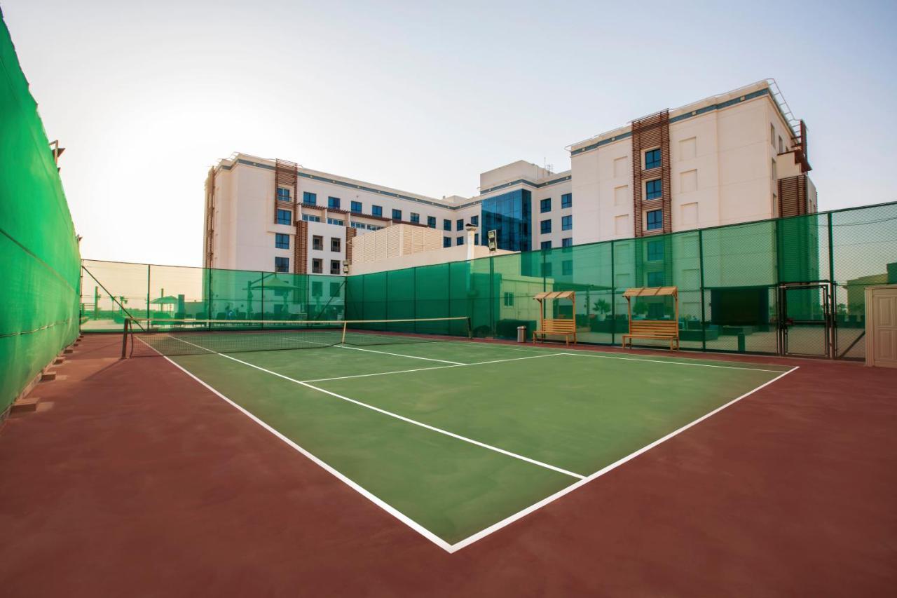 Four Points By Sheraton Аль-Айн Екстер'єр фото Tennis court