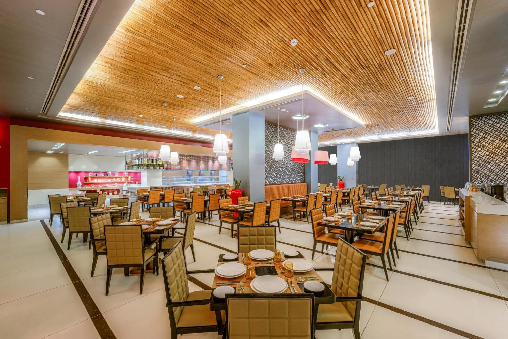 Four Points By Sheraton Аль-Айн Екстер'єр фото The restaurant