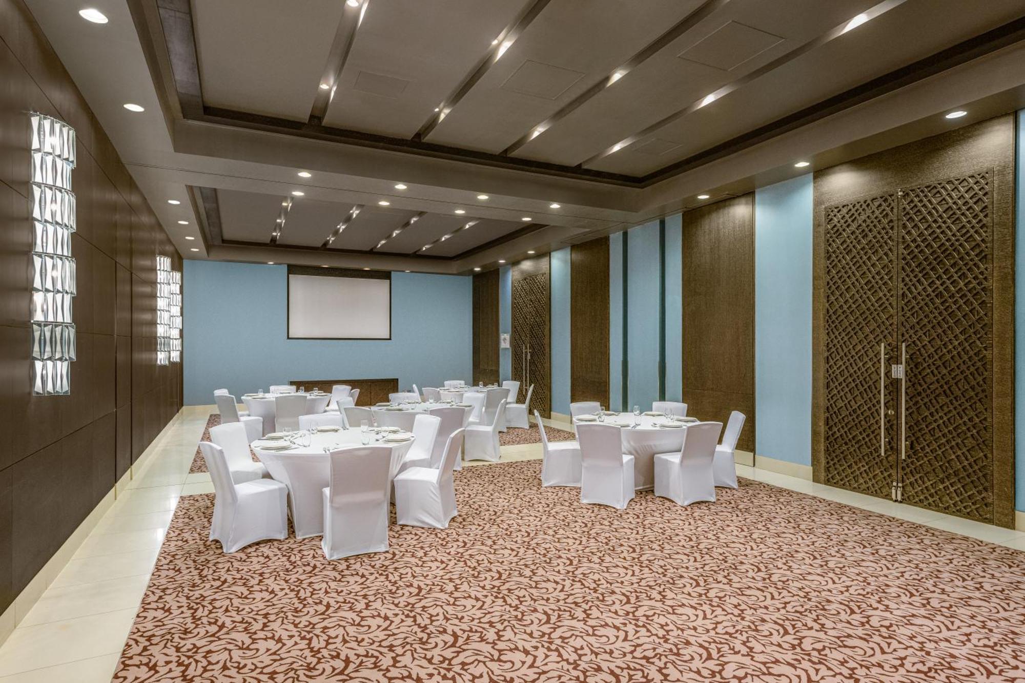 Four Points By Sheraton Аль-Айн Екстер'єр фото Meeting room