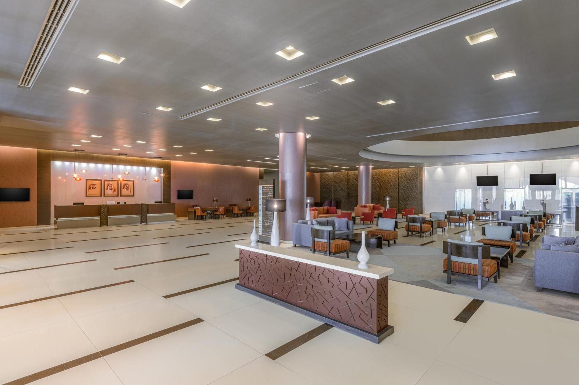 Four Points By Sheraton Аль-Айн Екстер'єр фото The lounge at the airport