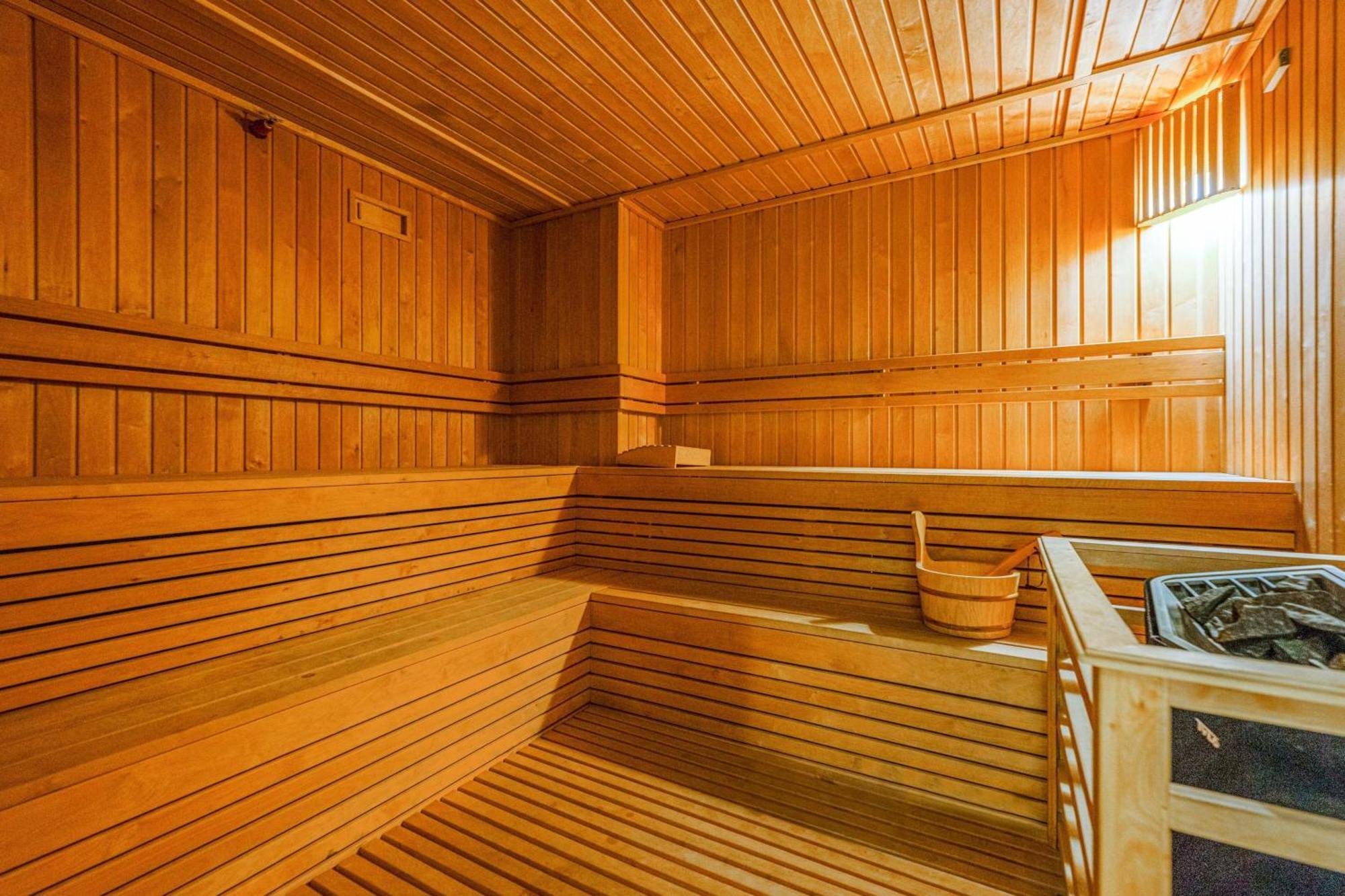 Four Points By Sheraton Аль-Айн Екстер'єр фото A Finnish sauna