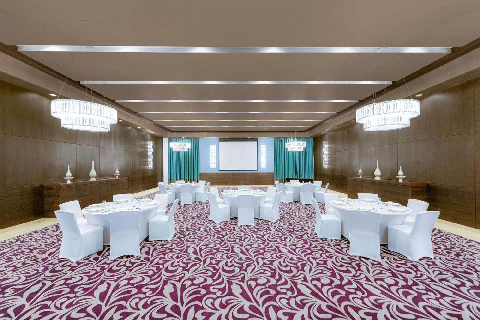 Four Points By Sheraton Аль-Айн Екстер'єр фото Meeting room