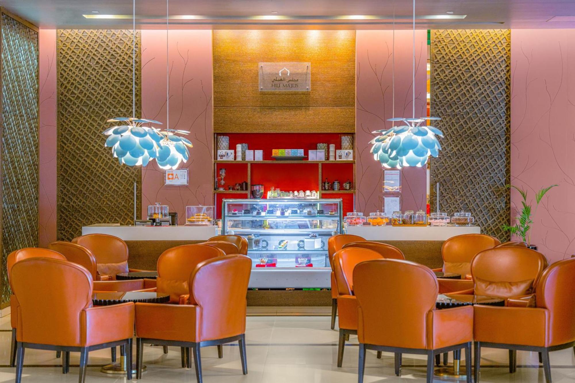 Four Points By Sheraton Аль-Айн Екстер'єр фото The lounge at the airport