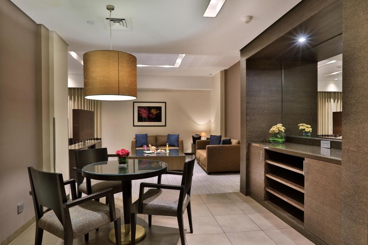 Four Points By Sheraton Аль-Айн Екстер'єр фото A suite at the Taj Mahal Palace, Mumbai